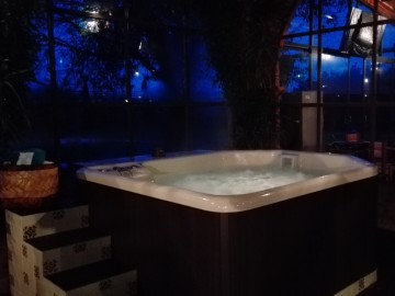 Jacuzzi & Steamer